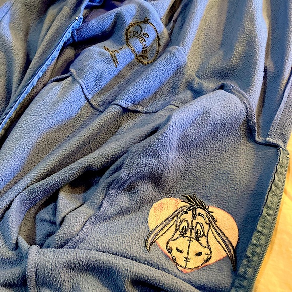 Adorable periwinkle footsie PJ’s Disney’s “Eeyore” from Winnie-the-Pooh size S - Picture 6 of 11